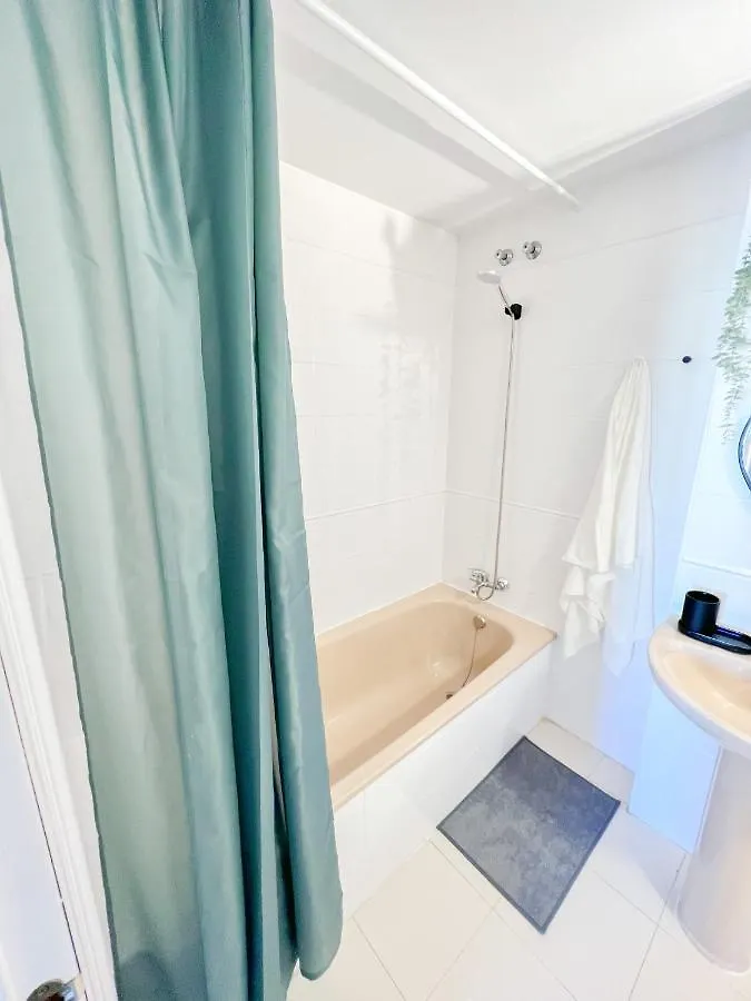 Cozy Apartment With Pool Torremolinos